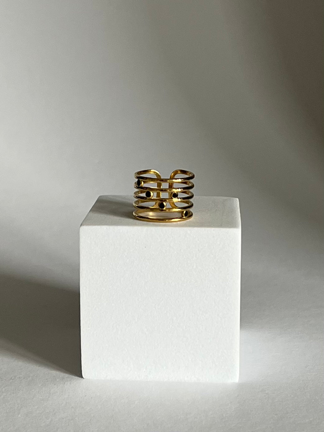 Dona Ring