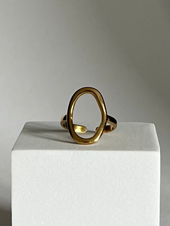 Oval Ring
